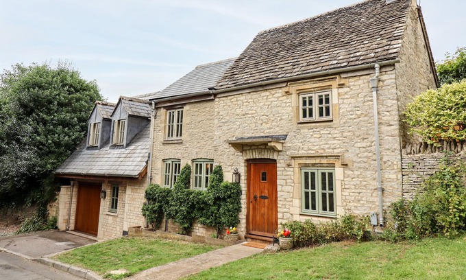Burford House | ELLEN COTTAGE, pet friendly, character holiday cottage in Burford