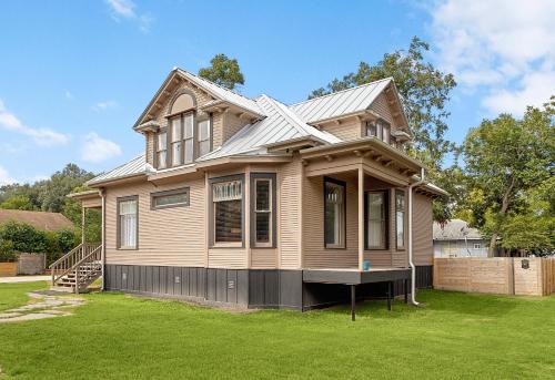 Seguin House | Ellie Marie House
