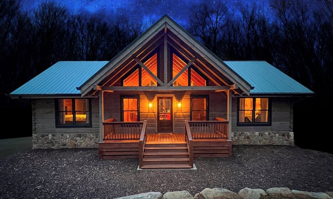 Ellijay Cabin | Ellijay Cabin - Secluded Vibe + Hot Tub - New Listing!