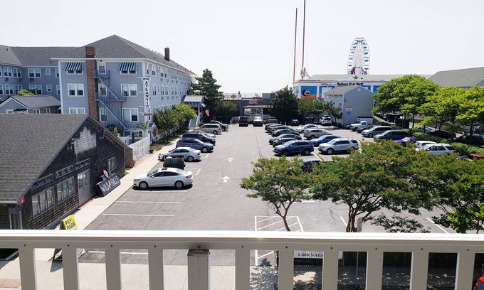 Ocean City Condo | ELLIOTT'S ON THE AVE. UNIT 301 DOWNTOWN OCEAN CITY MD