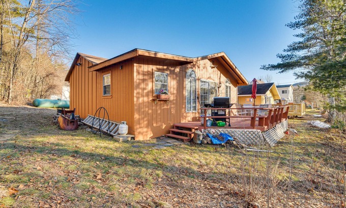 Bartlett Cottage | Ellis River Cottage ~ 3 Mi to Attitash Mountain!