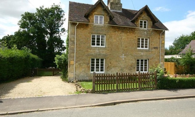 Paxford House | Elm View