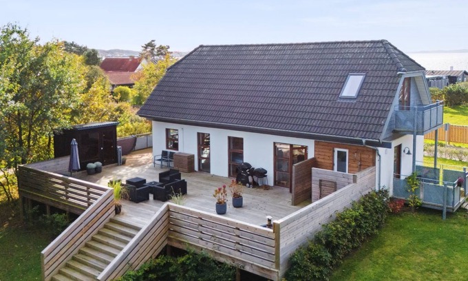 Vibæk Strand House | "Elmeri" - 200m from the sea by Interhome