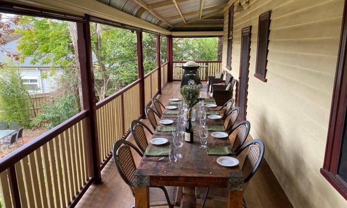 Healesville House | Elmview House and Apartment on Symons - in the centre of Healesville!