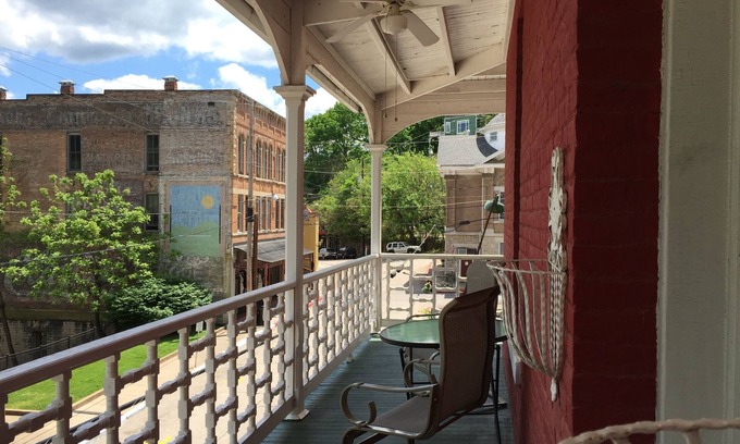 Eureka Springs Historic District House | Elmwood House