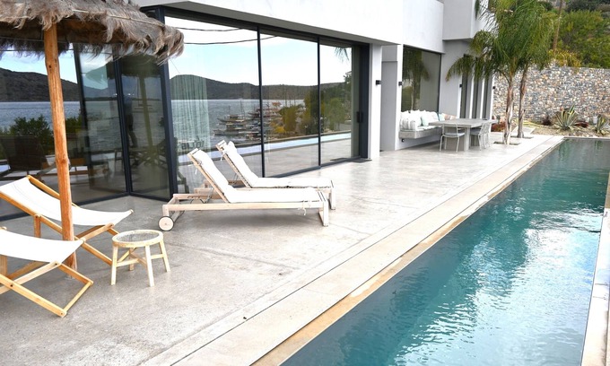 Mavrikiano Villa | Elounda Seafront Villa - BH103