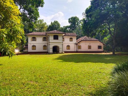 Udapalatha Bed & Breakfast | Elpitiya Walauwa Heritage Home