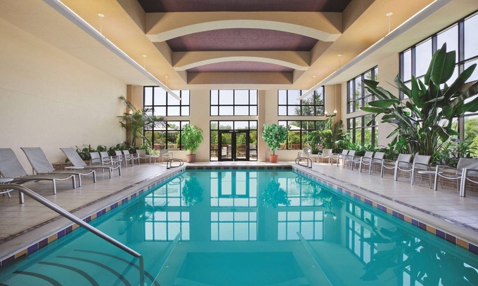Hot Springs Hotel | Embassy Suites by Hilton at Hot Springs Convention Center