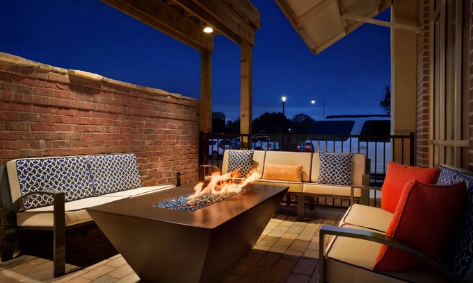 Ridgeland Hotel | Embassy Suites by Hilton Jackson North Ridgeland