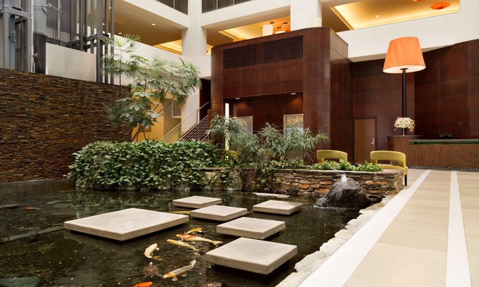 Downtown Hotel | Embassy Suites Los Angeles - Glendale