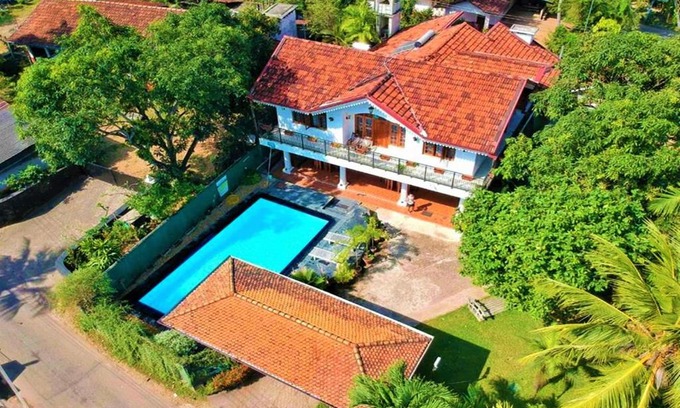 Kochchikade Hotel | Emel Boutique