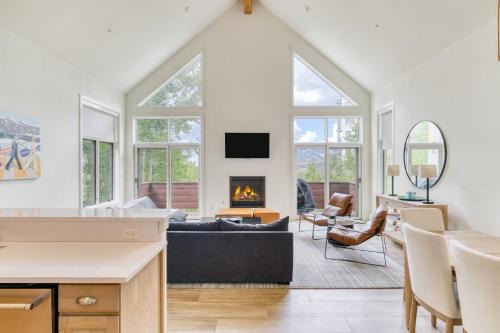 Mountain Village House | Emerald Elk at Village Creek by AvantStay Close to Slopes Village w Views