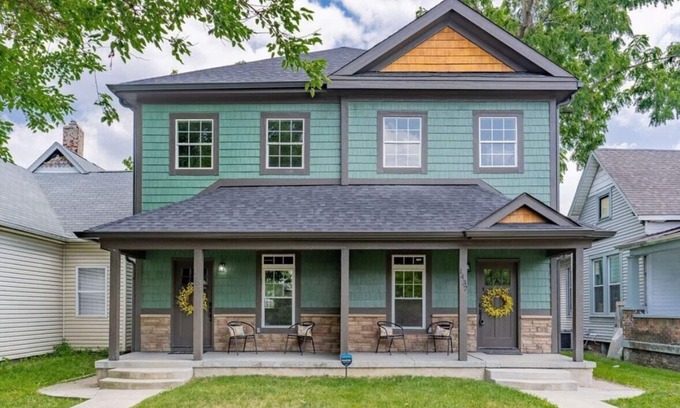 Indianapolis House | Emerald Escape Summar
