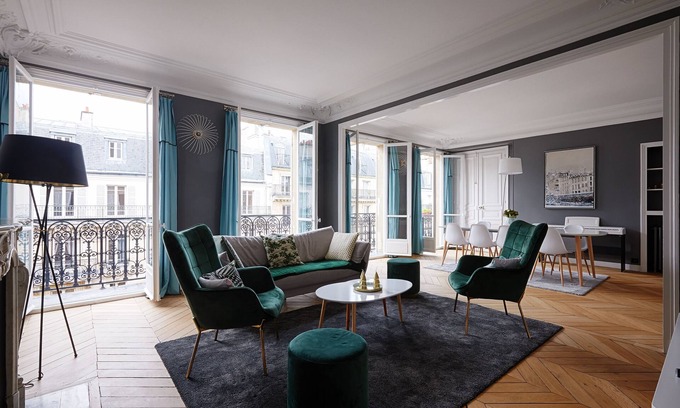 Auteuil Apartment | Emerald Exuberance, by Veeve