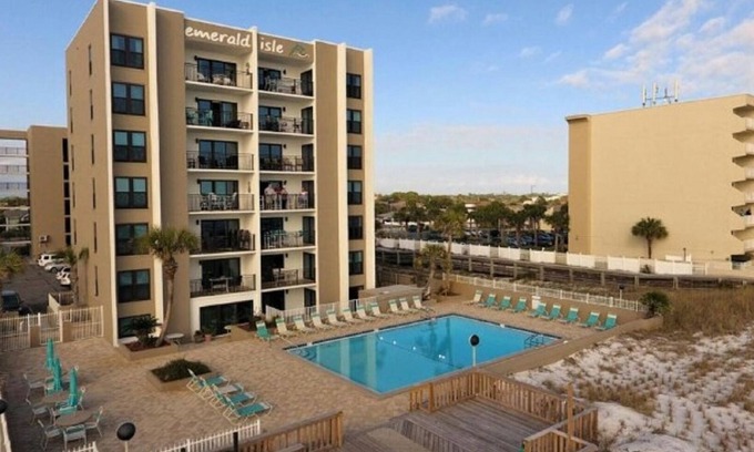 Fort Walton Beach Condo | Emerald Isle 107-COMPLEX RENOVATION DISCOUNT-On the Beach-Ground Floor