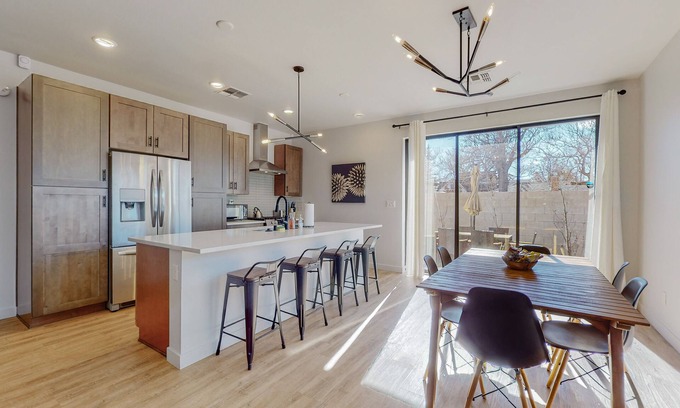 Downtown Albuquerque House | Emerald Mountain - Townhome with Mountain Views!