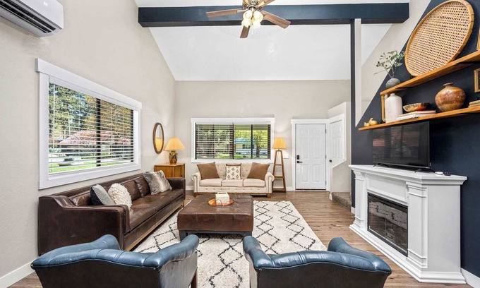 Hayden House | Emerald Pines Retreat: Family Friendly Paradise Near Golf and Hayden Lake