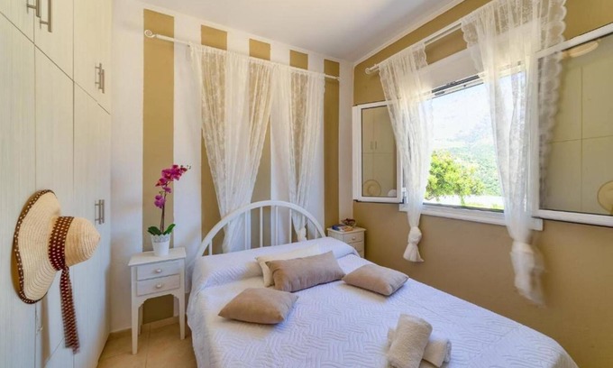 Vizari House | Emmanuela House with garden and sea view- Triopetra