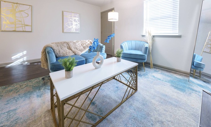 Greater Valley Brook Apartment | EMORY| 5 ★ LOCATION|♥FREE WIFI & 3 TVs♛2KING Beds♛