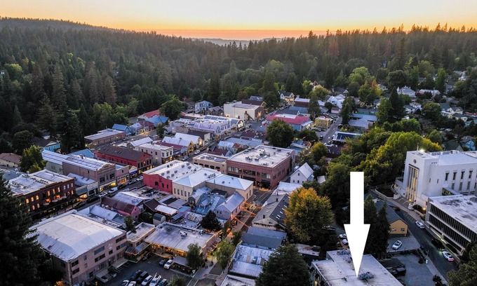 Nevada City Apartment | Empire Suite - Industrial modern apt in town
