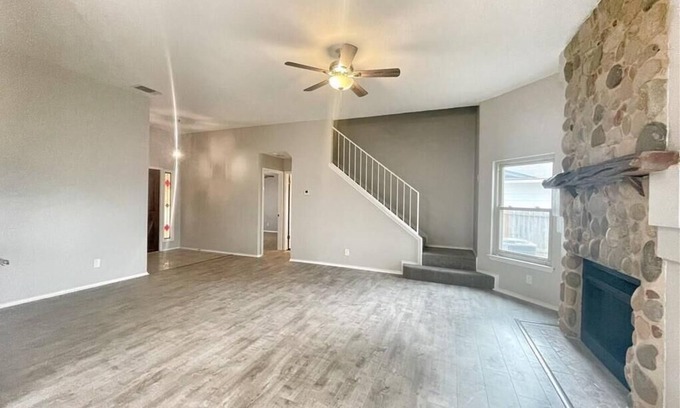 North San Antonio - SAT House | Empty House gives you savings bring airbeds or sleeping bags