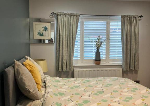 Hillingdon Apartment | En-suite Double Room - Private Entrance & Free Parking