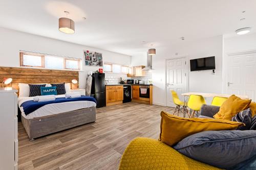 St. Thomas Apartment | En-suite, Parking, Fully Equipped Kitchen!