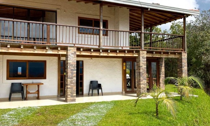 Envigado House | En un apartado de la Vereda Pantanillo se encuentra Casona Neblina ofrece confor