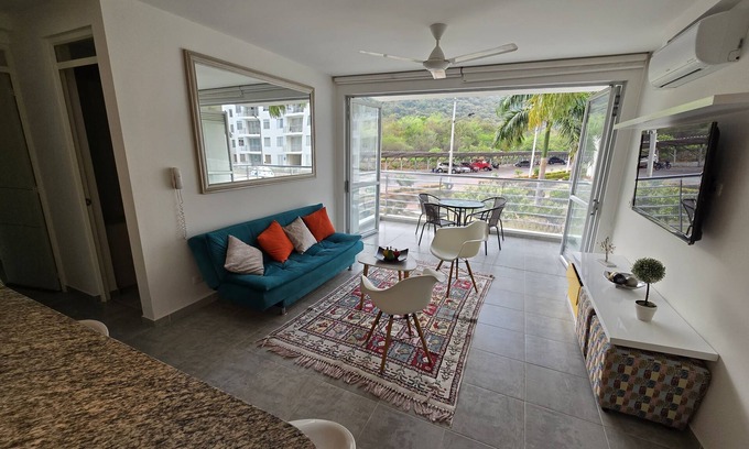 Girardot Apartment | Encantador Apartamento Vacacional en Girardot con Balcon y Vista a la Piscina