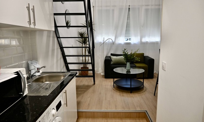 Ciudad Lineal Apartment | Encantador Estudio Duplex