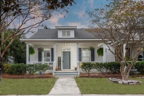 Bluffton House | Encanto of the Lowcountry in Old Town Bluffton