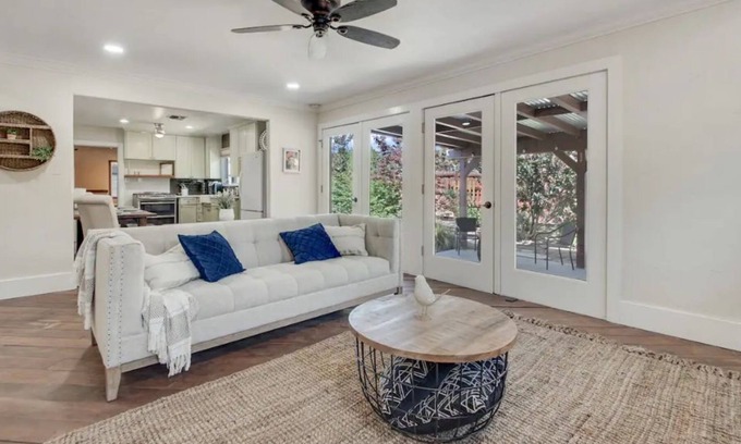 Modesto House | Enchanted Bungalow:Charming 3bd in Central Modesto