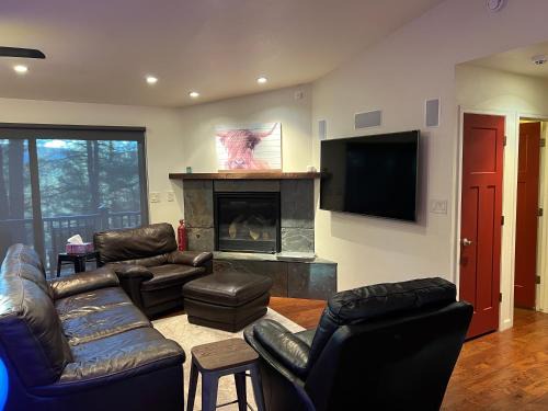 Kachina Village House | Enchanted Pines Retreat 2BR 2BA Vacation Haven in Forested Flagstaff