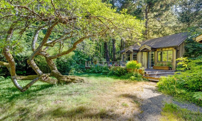 Arch Cape House | Enchanting Arch Cape Retreat with Hot Tub, Fireplace