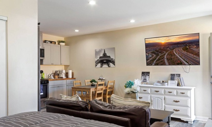 Canyon Country Condo | Enchanting suite nestled in quaint Santa Clarita!