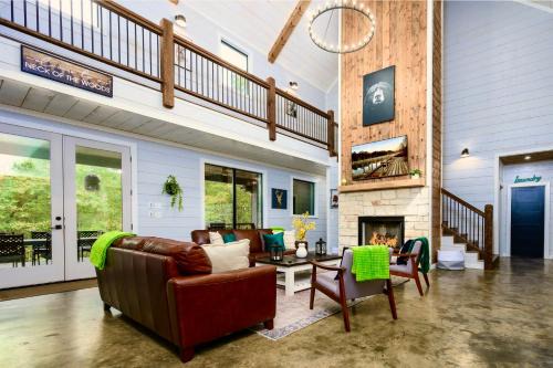 Broken Bow House | Enchantment
