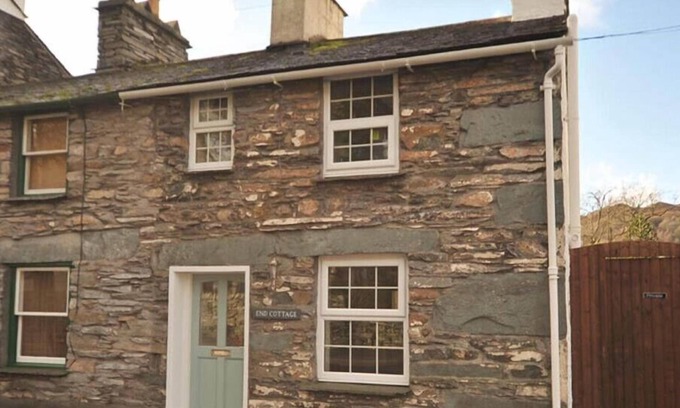 Ambleside Cottage | END COTTAGE, romantic, character holiday cottage in Ambleside