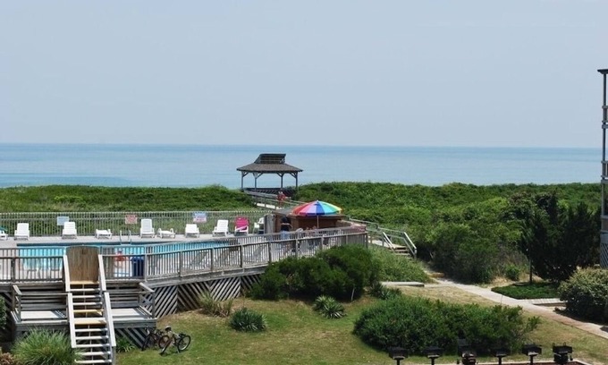 Duck Condo | End unit with wonderful ocean views!