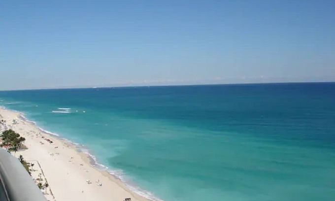 Sunny Isles Beach Condo | Endless Ocean view from this ocean Front condo 2bed/2.5 bath