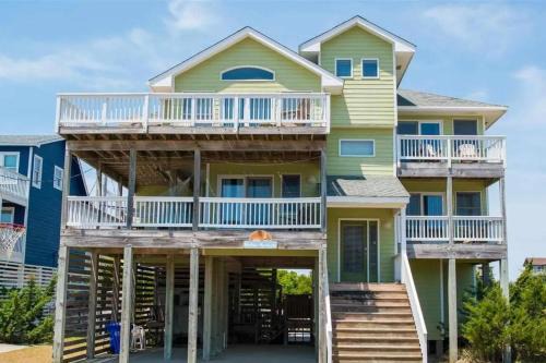 Waves House | Endless Summer Nights