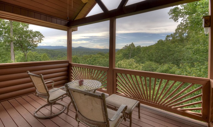 Foxfire Estates Cabin | Endless Sunset - 10 minutes from Downtown Blue Ridge