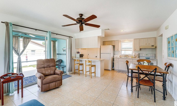 Grove City Condo | Englewood Escape Near Beaches: Pets Welcome!