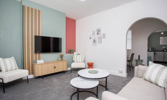 Woodhorn House | Enjoy a cozy 3-bedroom retreat at Newbiggin-by-the-Sea, just a short walk from the beach