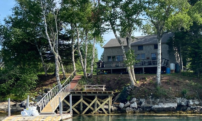 Friendship Cottage | Enjoy a night on a private island in Midcoast Maine with Maine Lobster.