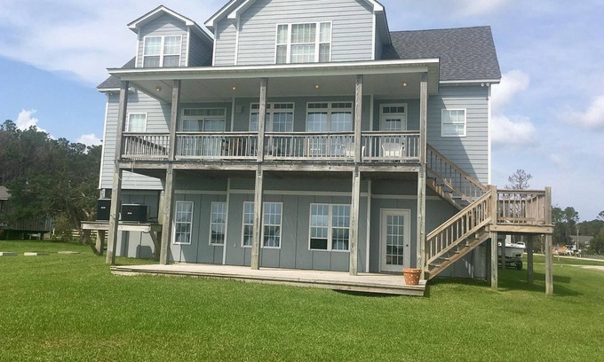 Straits House | Enjoy a quiet, water front, Down East experience.