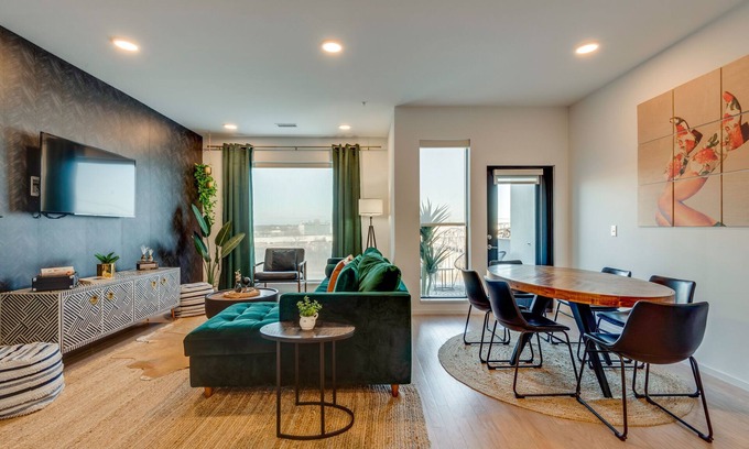 North Capitol Condo | Enjoy a stylish experience at this centrally-located condo on Downtown Nashville's Riverfront