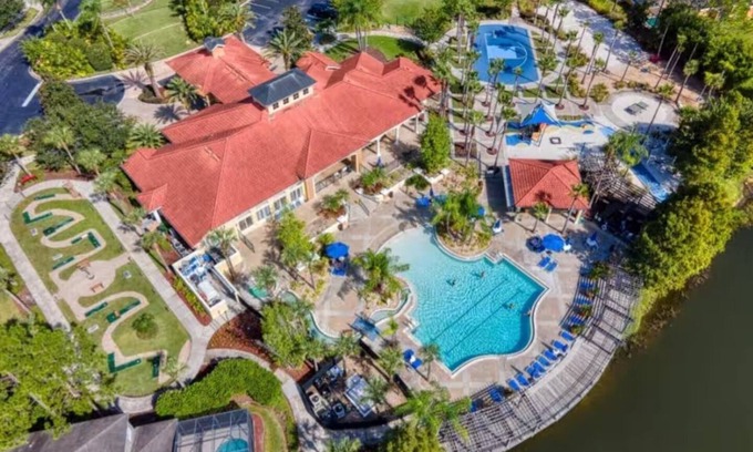 Kissimmee House | Enjoy all the Theme Parks and what Orlando has to offer at Terra Verde Resort!