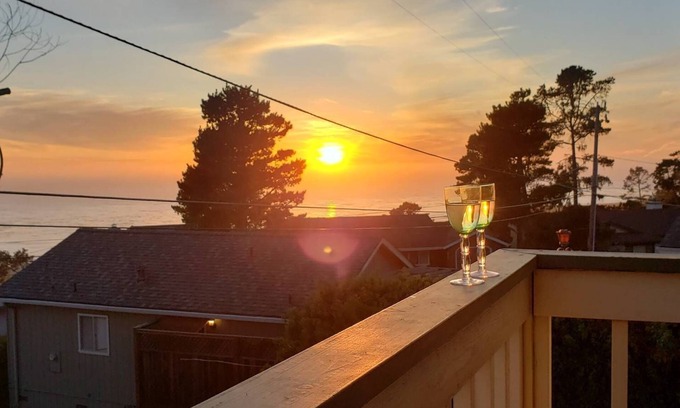 Marine Terrace House | Enjoy Big Views on Lodge Hill in Cambria! Great location and Pet-Friendly!