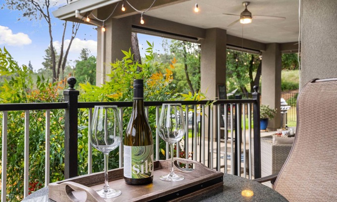 Auburn House | 🏡Enjoy Gorgeous Views🌲 in Most Prestigious Gated Community 🪫FREE Tesla charging🔋
