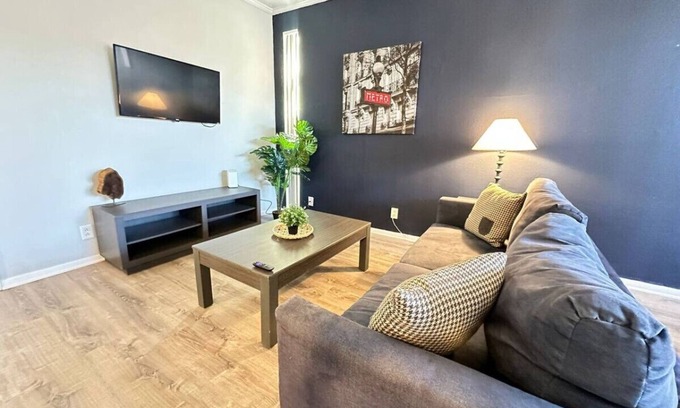 Nassau Bay Apartment | Enjoy Houston Bay Area & Downtown Near NASA Center
